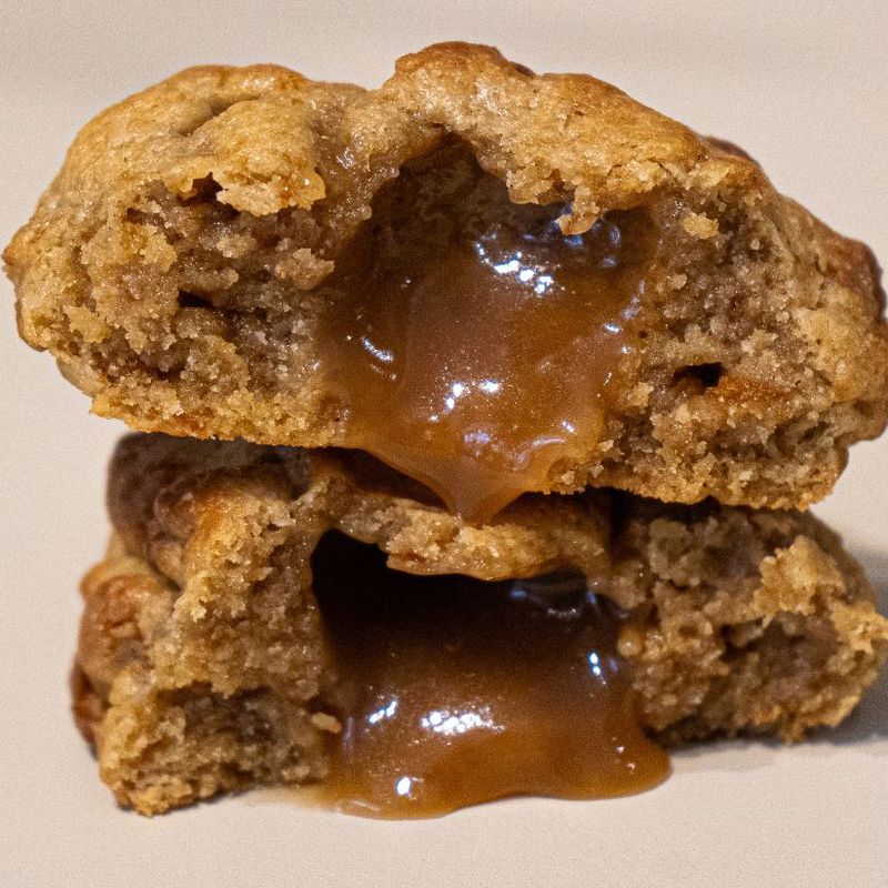 Cookie au cœur de caramel coulant