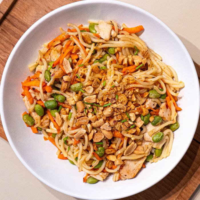 Nouilles, edamame et cacahuètes