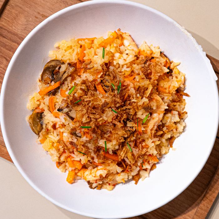 Riz, champignons et oignons frits